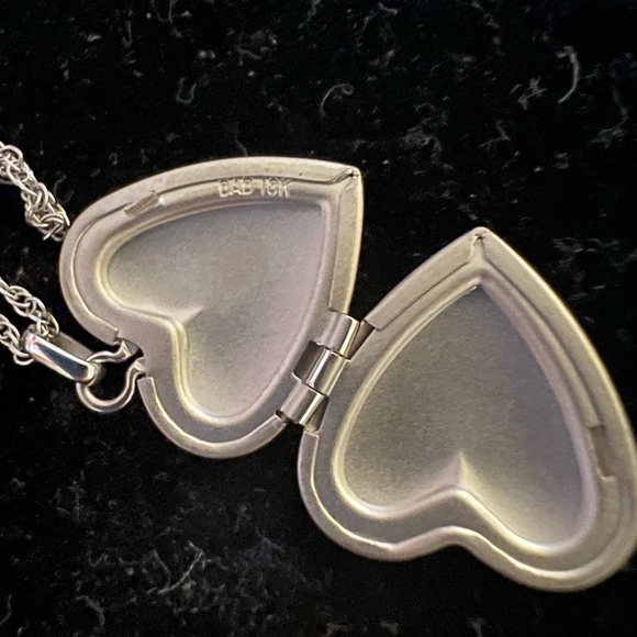 18k white gold chain, it is a small chain - Picture 4 of 9